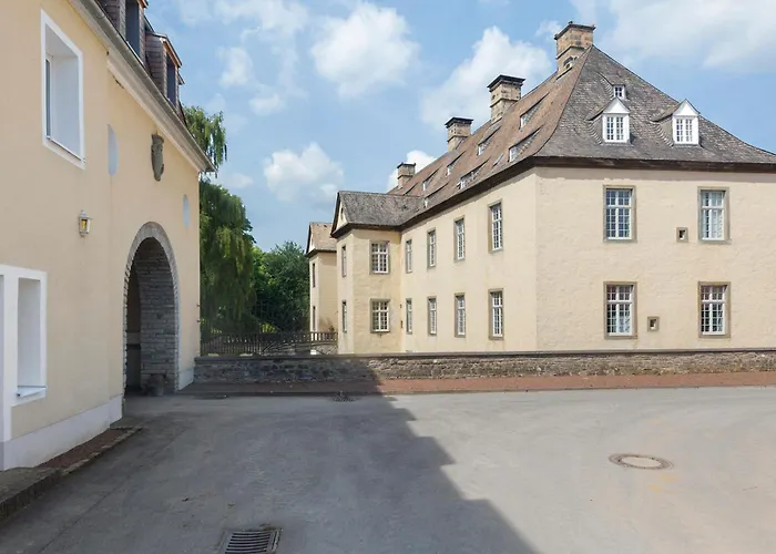 Torhaus Schloss Wocklum Feriehus *
